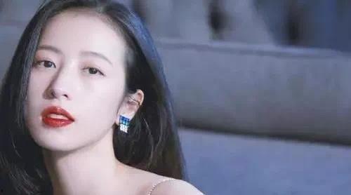 圈内大爆料周雨彤,圈内大爆料背后的璀璨星途  第3张